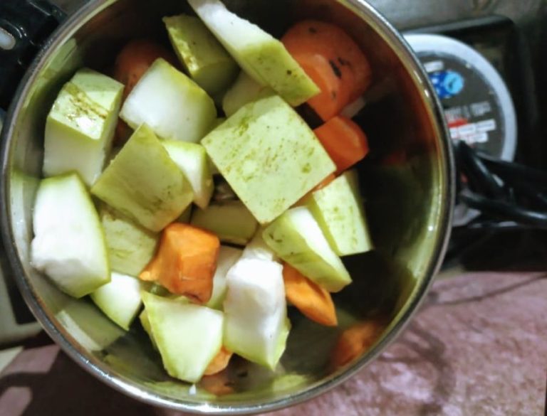 DIY Bottle Gourd Juice Recipe aka Lauki Ka Juice for Weight Loss