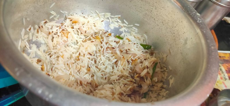preparing bagara rice