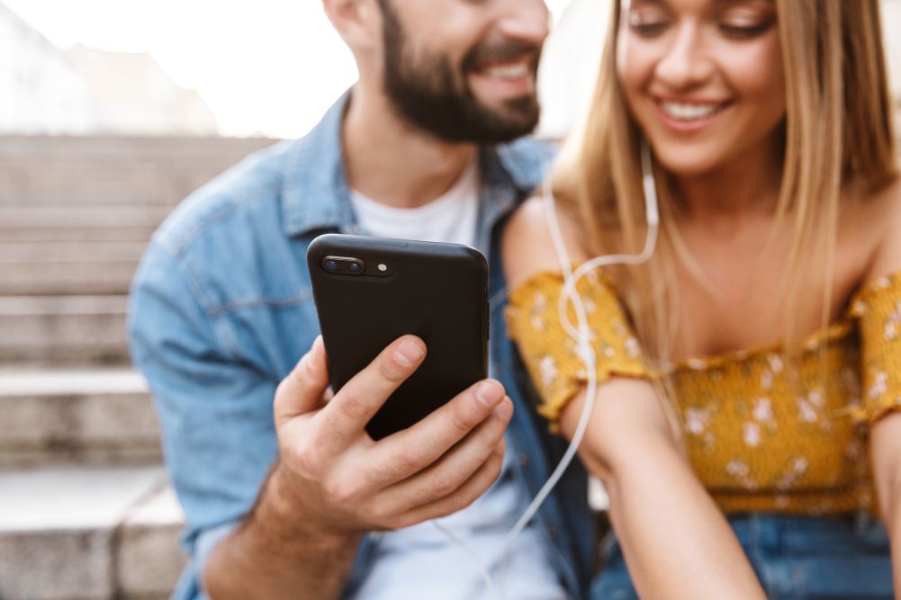 13 Best Dating Podcasts In 2024 That Offer Solid Advice 