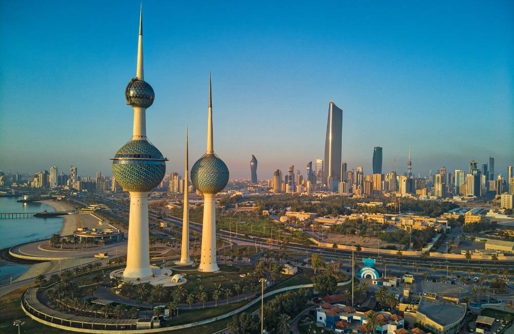 how can one travel to kuwait